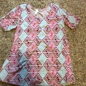 Lularoe perfect tee size medium